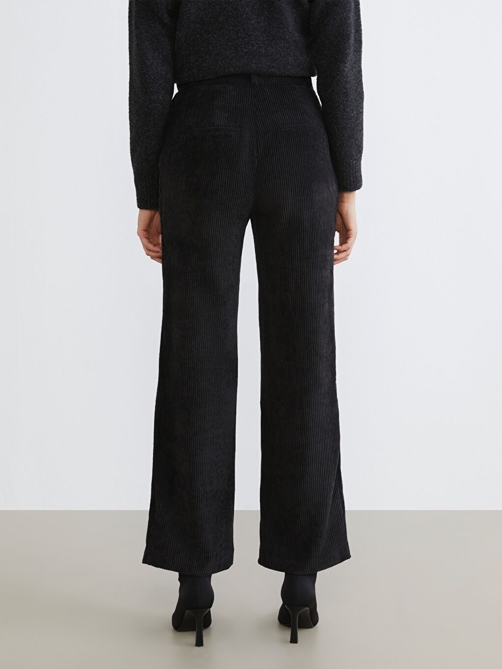 Siyah Geniş Paça Kadife Kadın Pantolon-7