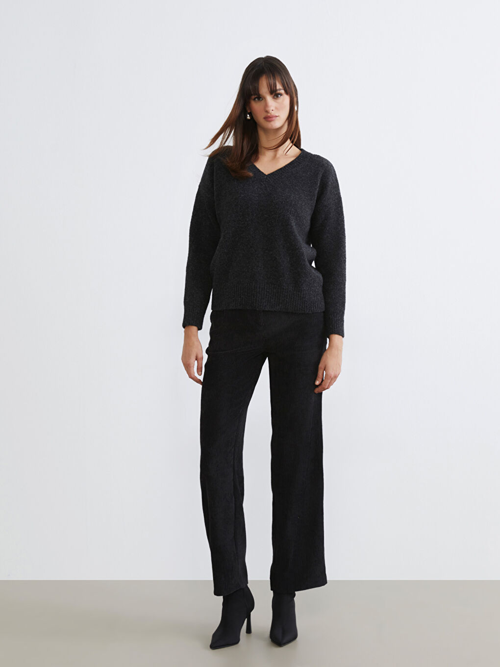 Antrasit V Yaka Oversize Kadın Triko Kazak	-3