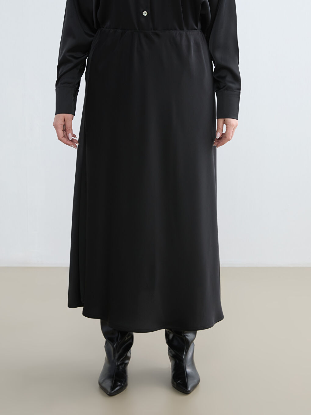 Siyah Büyük Beden Beli Lastikli A Kesim Etek-1