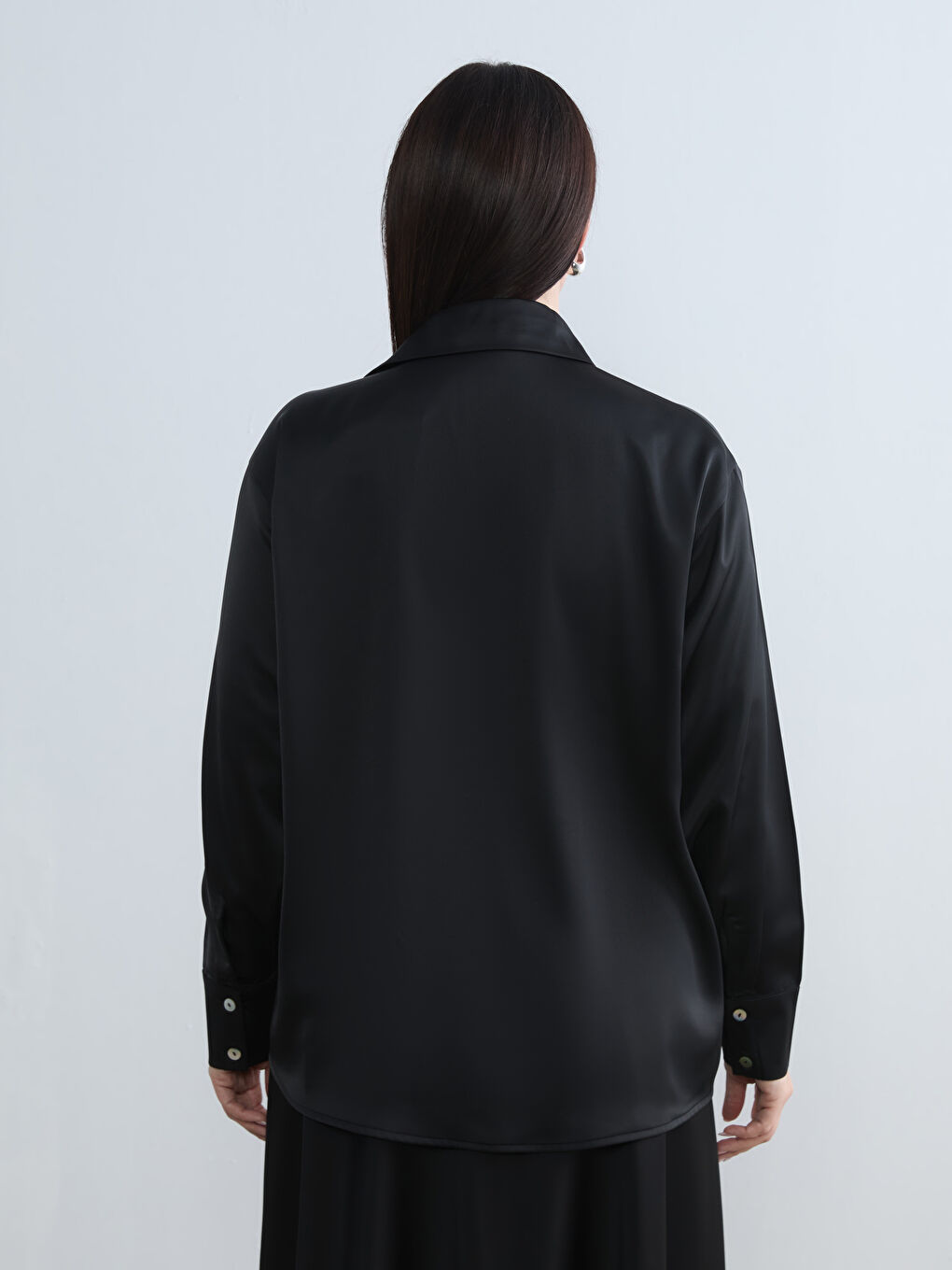 Siyah Büyük Beden Saten Kadın Gömlek-3