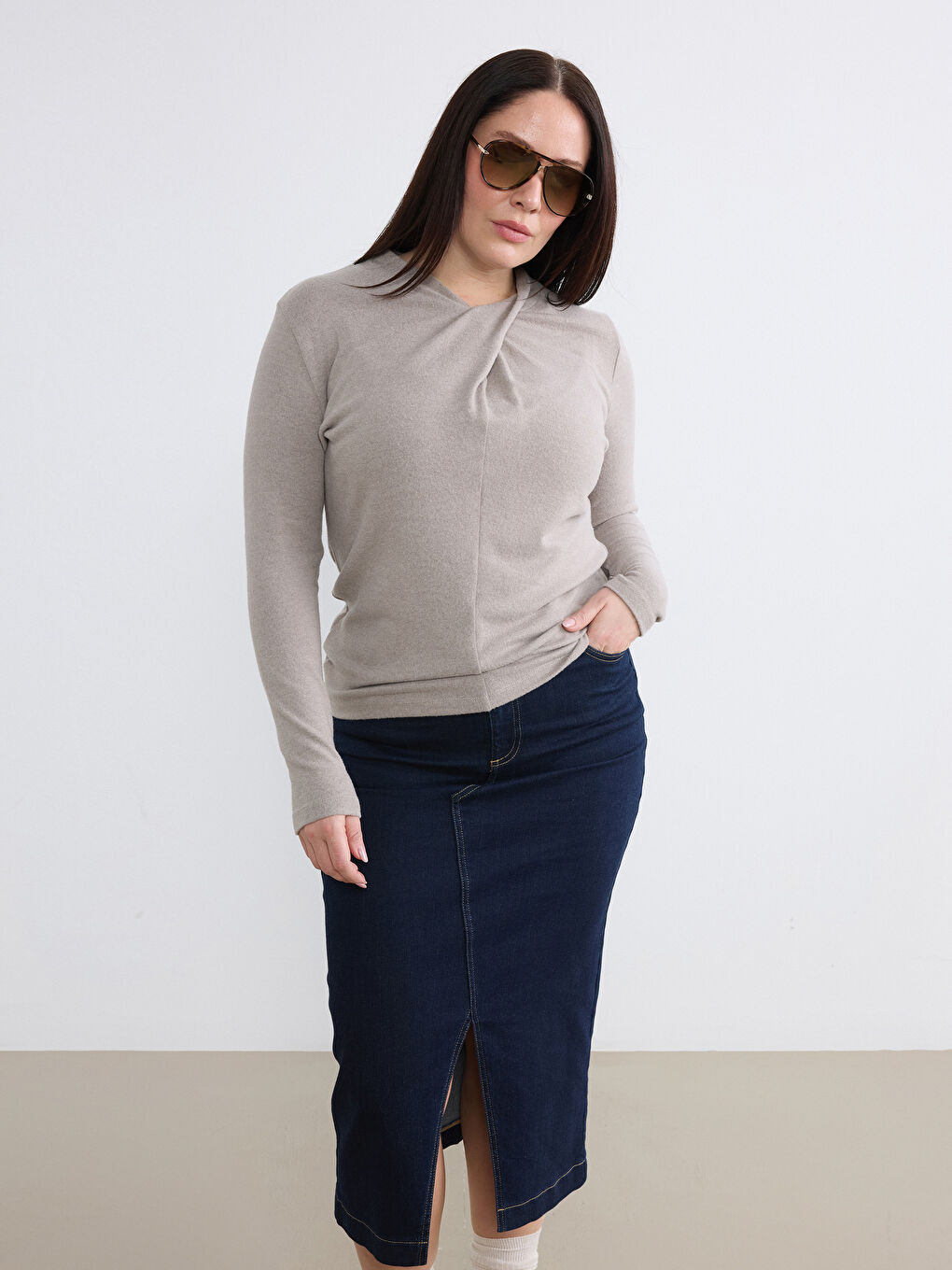 Kahverengi Dik Yaka Büzgülü Bluz-1