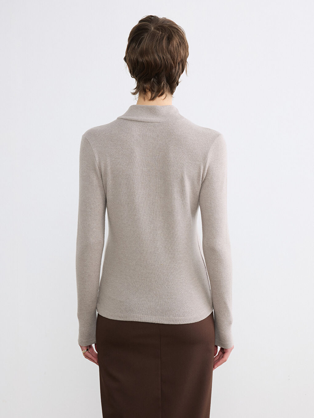 Kahverengi Dik Yaka Büzgülü Bluz-3