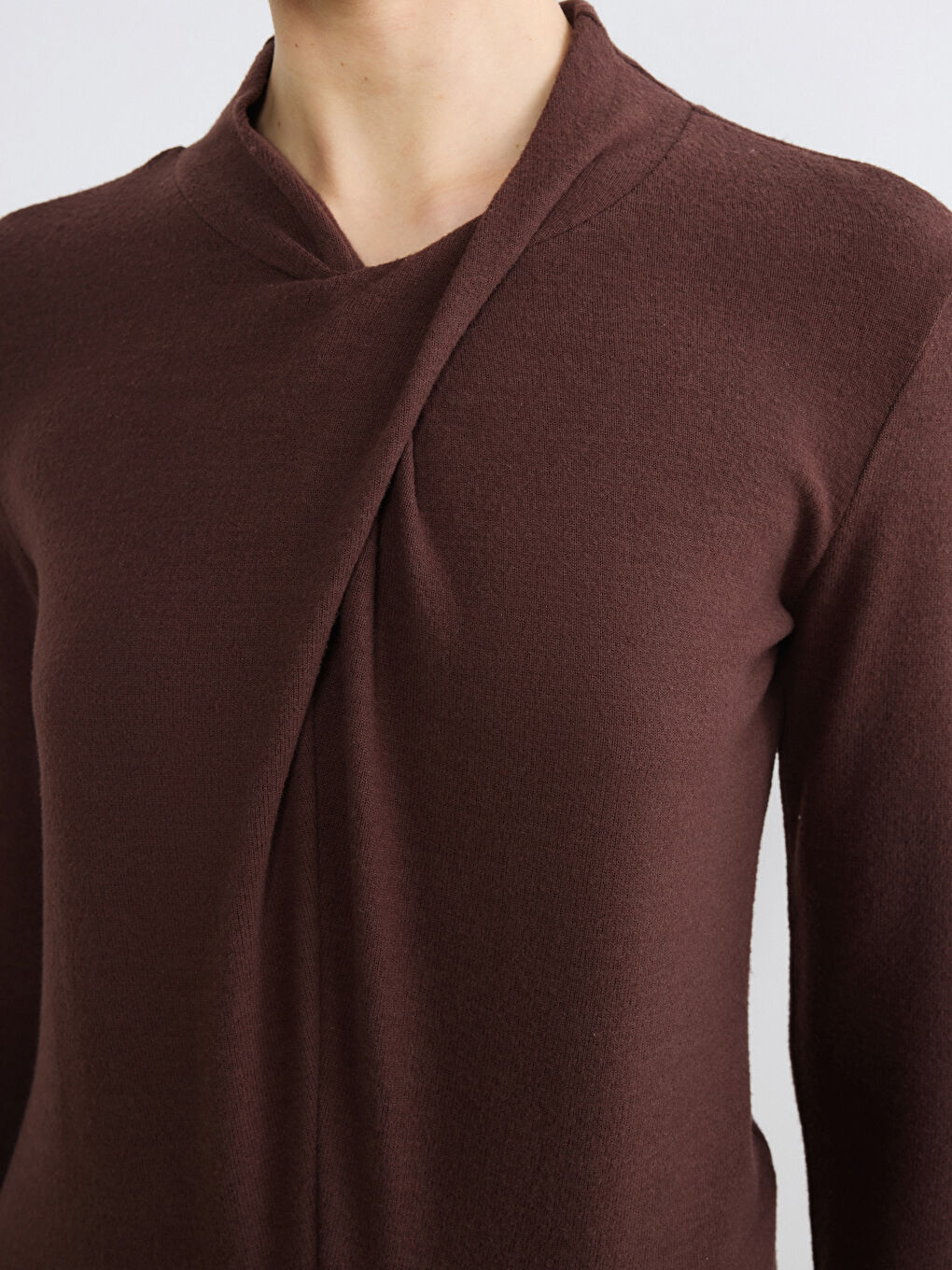 Kahverengi Dik Yaka Büzgülü Bluz-2