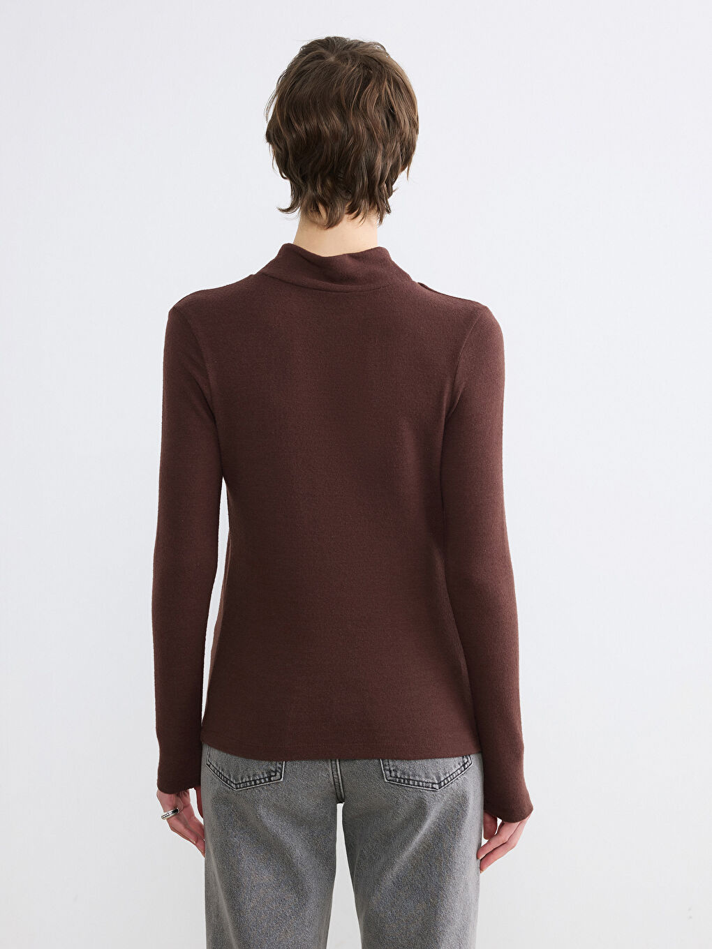 Kahverengi Dik Yaka Büzgülü Bluz-3