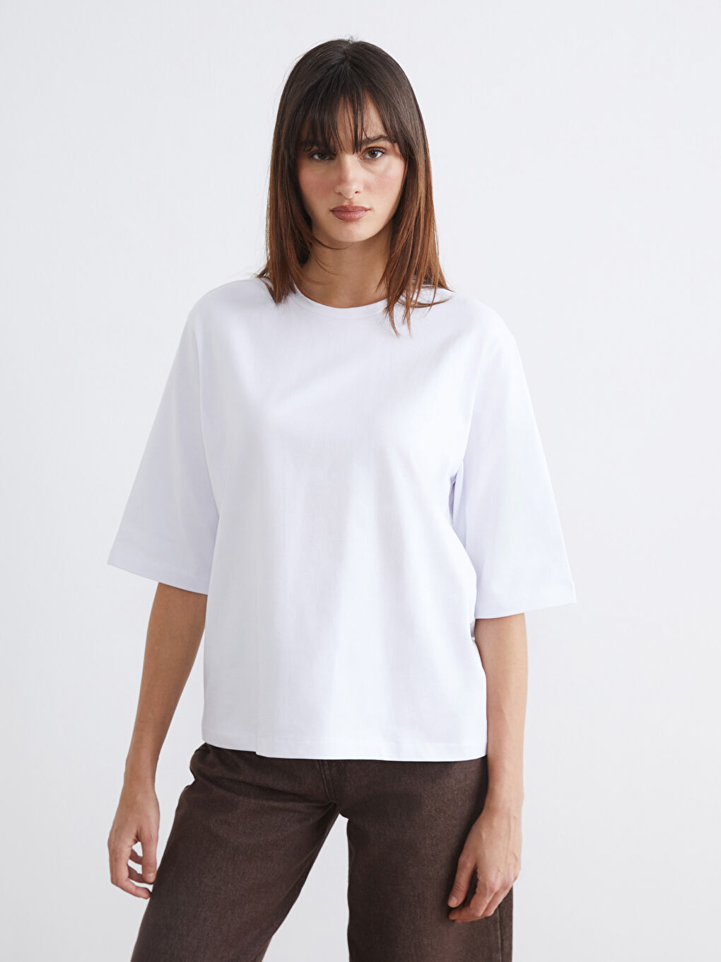 Beyaz Bisiklet Yaka Kadın Tişört-2