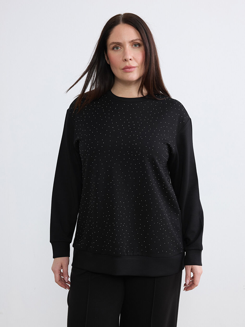 Siyah Büyük Beden Bisiklet Yaka Taşlı Kadın Sweatshirt