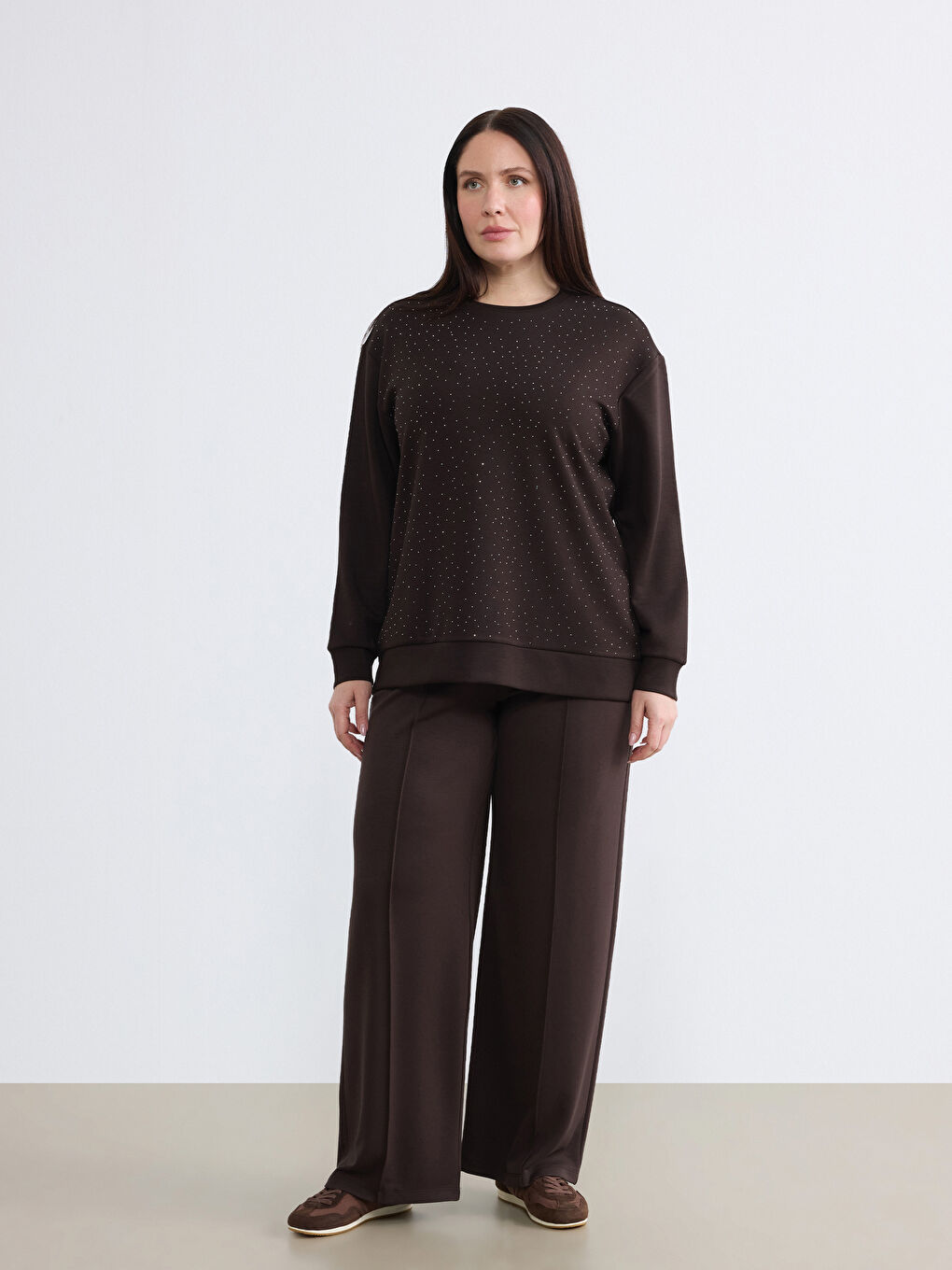 Kahverengi Büyük Beden Bisiklet Yaka Taşlı Kadın Sweatshirt-1