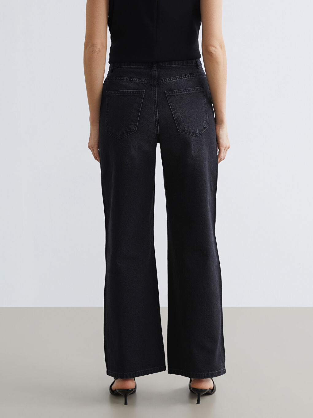 Rhinestone-Embellished Wide-Leg Women's Jeans-3