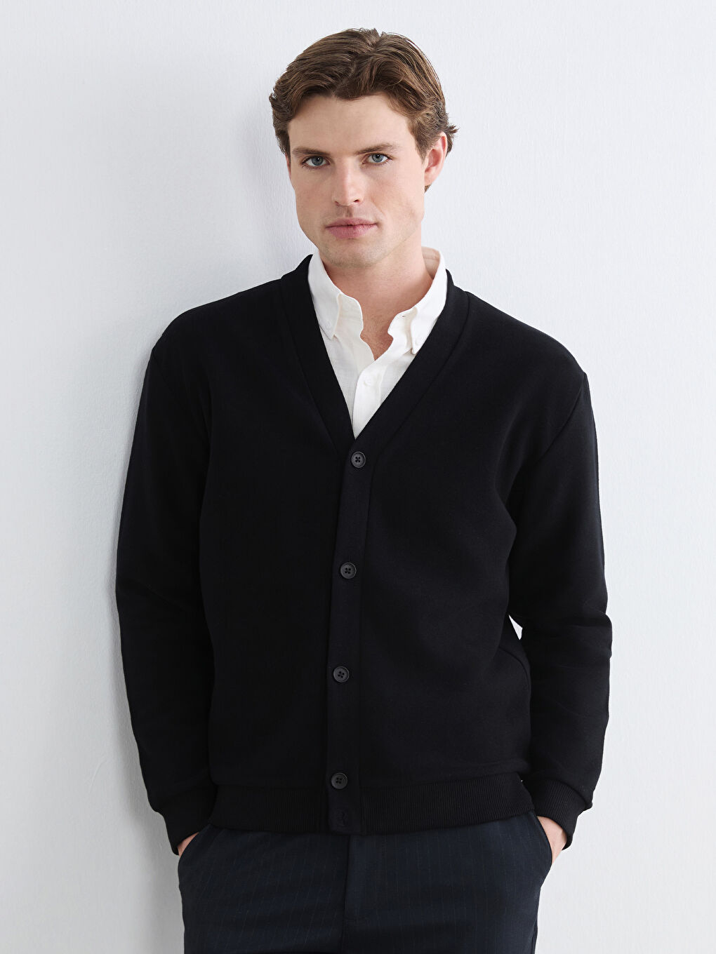 Siyah Standart Kalıp Erkek Triko Hırka-1