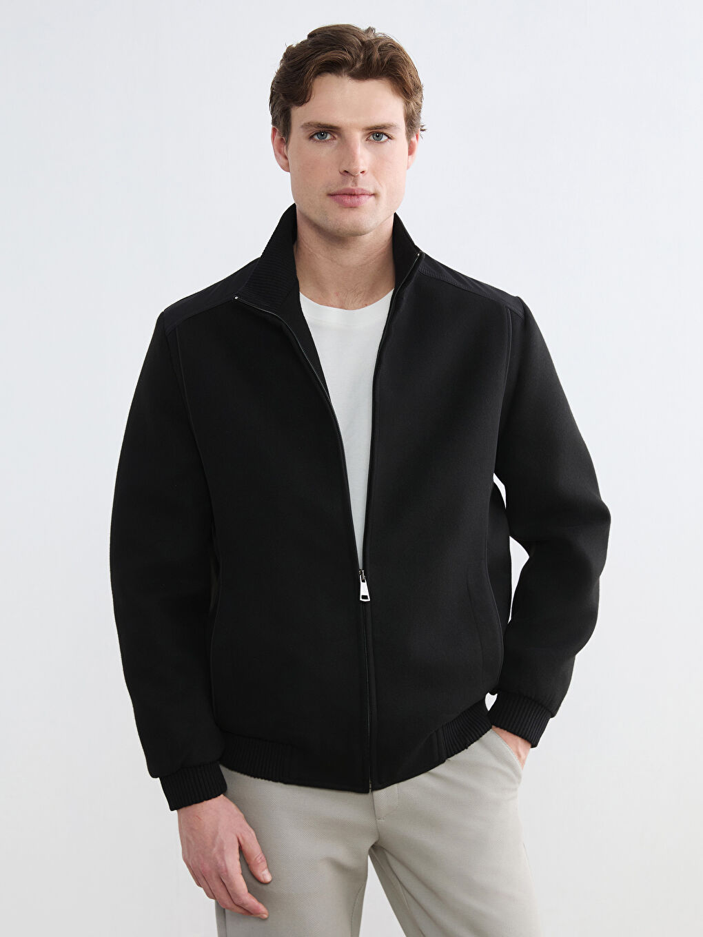 Siyah Standart Kalıp Dik Yaka Erkek Mont-1