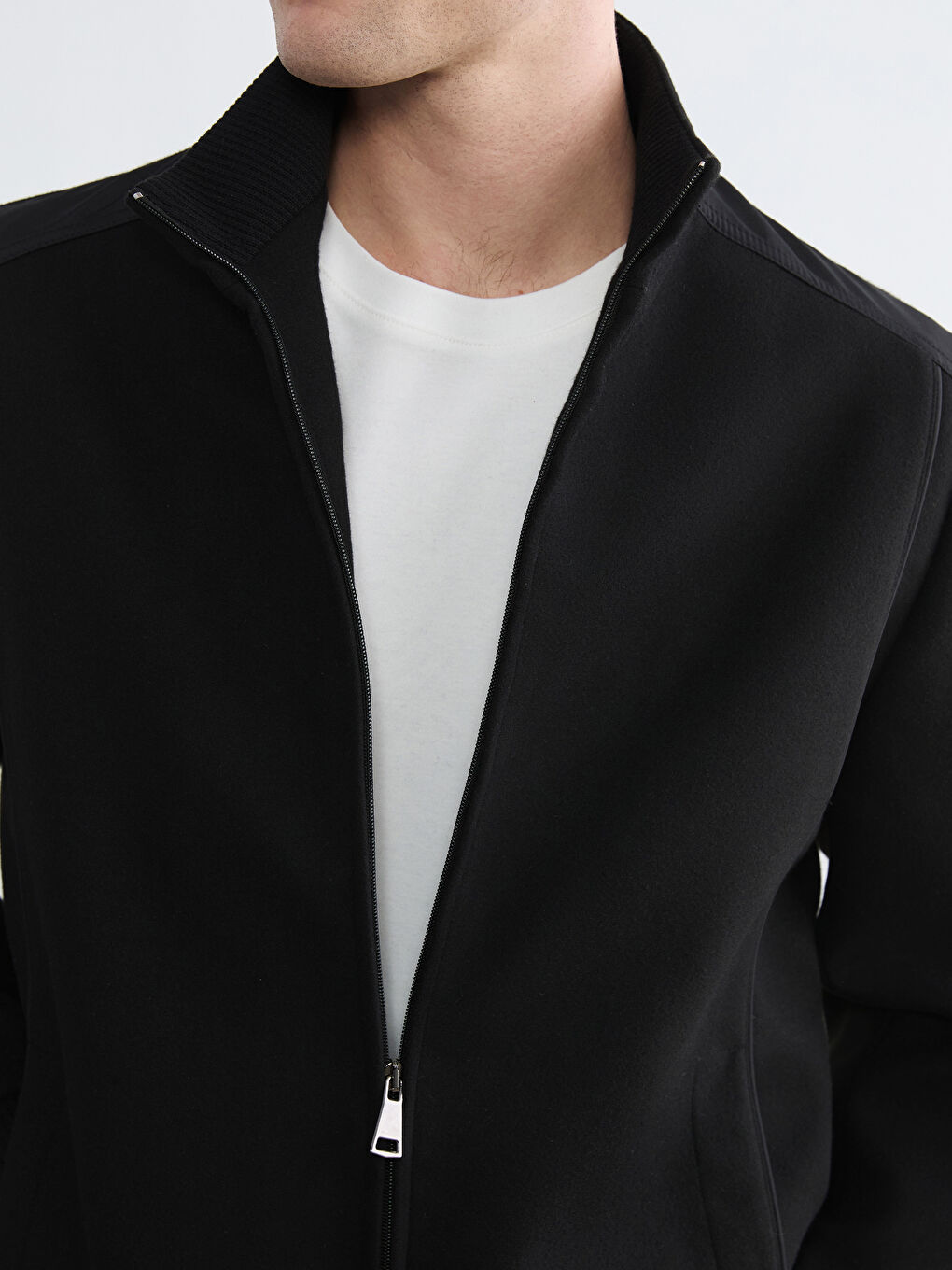 Siyah Standart Kalıp Dik Yaka Erkek Mont-4