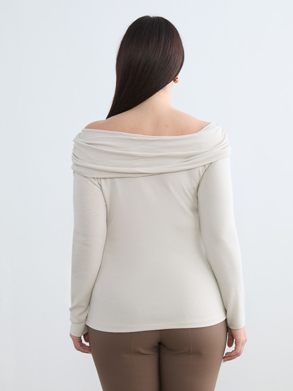 Bej Büyük Beden Kayık Yaka Büzgülü Bluz-3