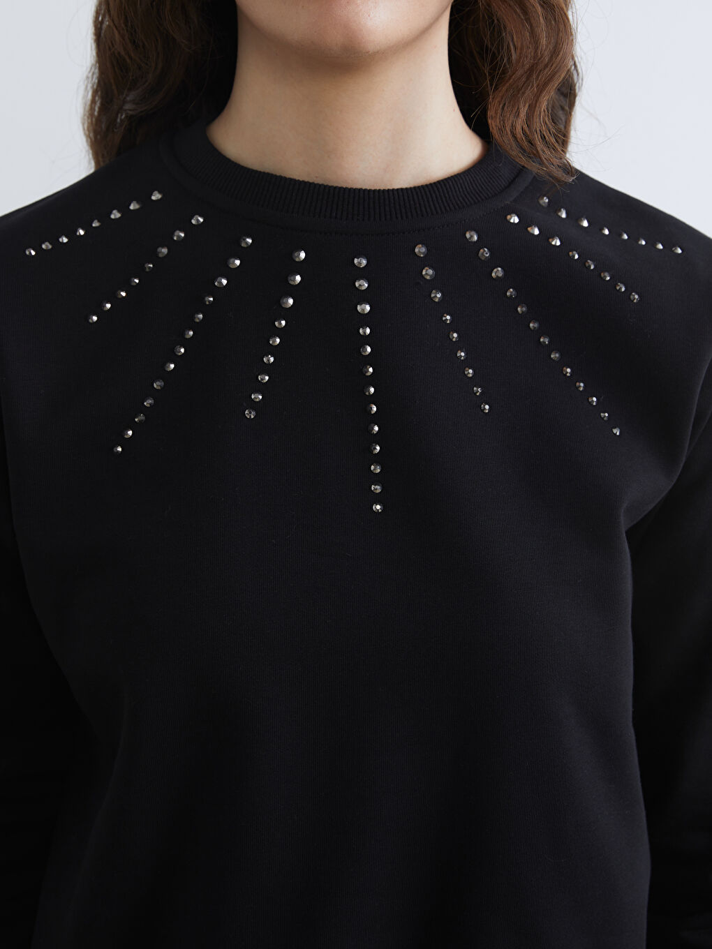 Siyah Bisiklet Yaka Taşlı Kadın Sweatshirt-2