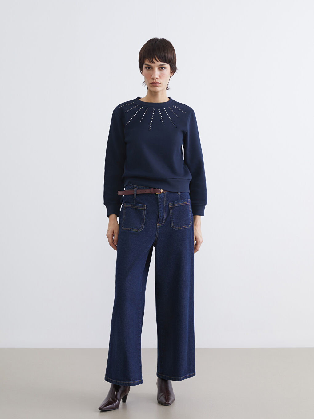 Lacivert Bisiklet Yaka Taşlı Kadın Sweatshirt-1