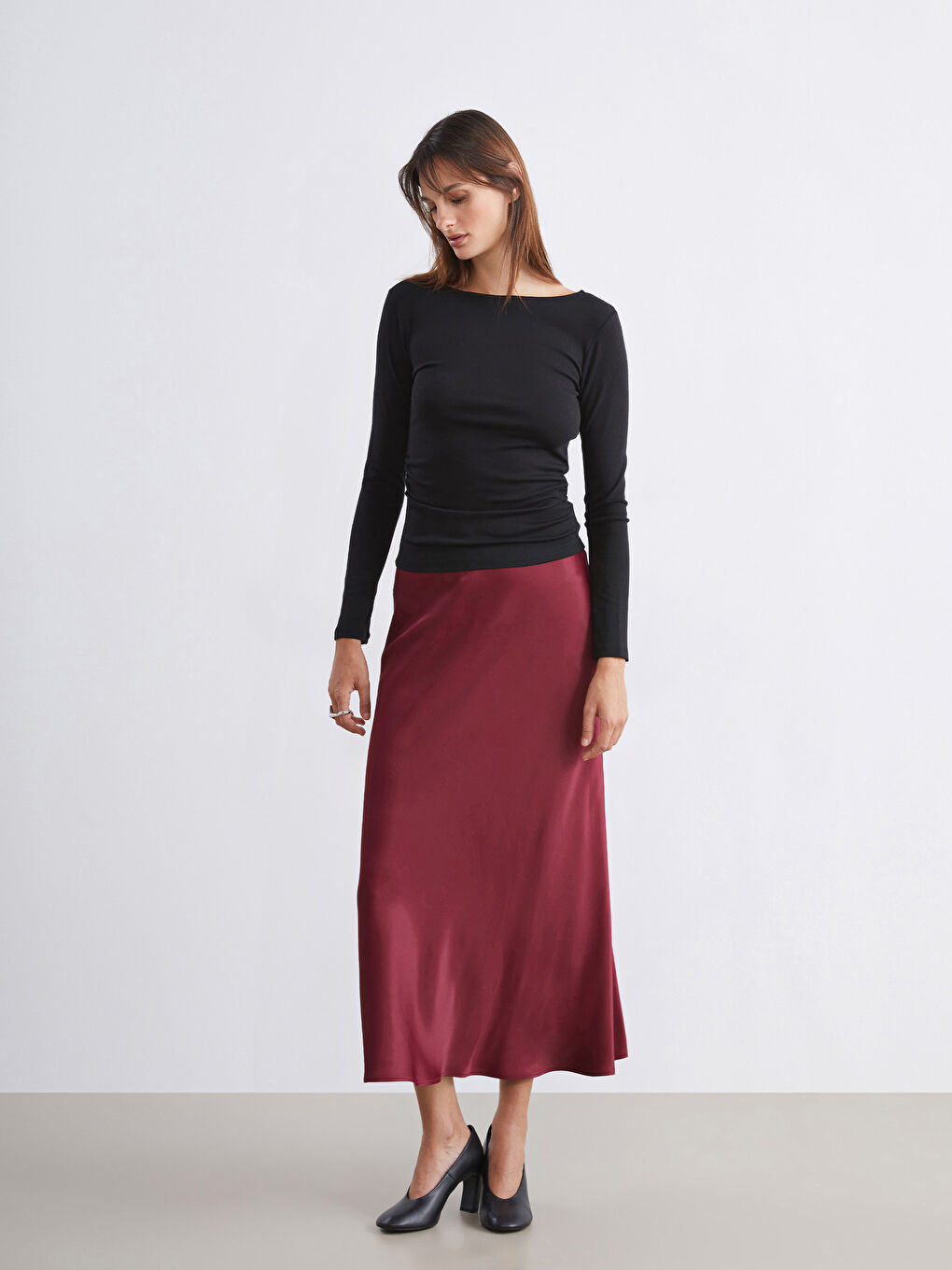 Siyah Bisiklet Yaka Büzgülü Kadın Body-1