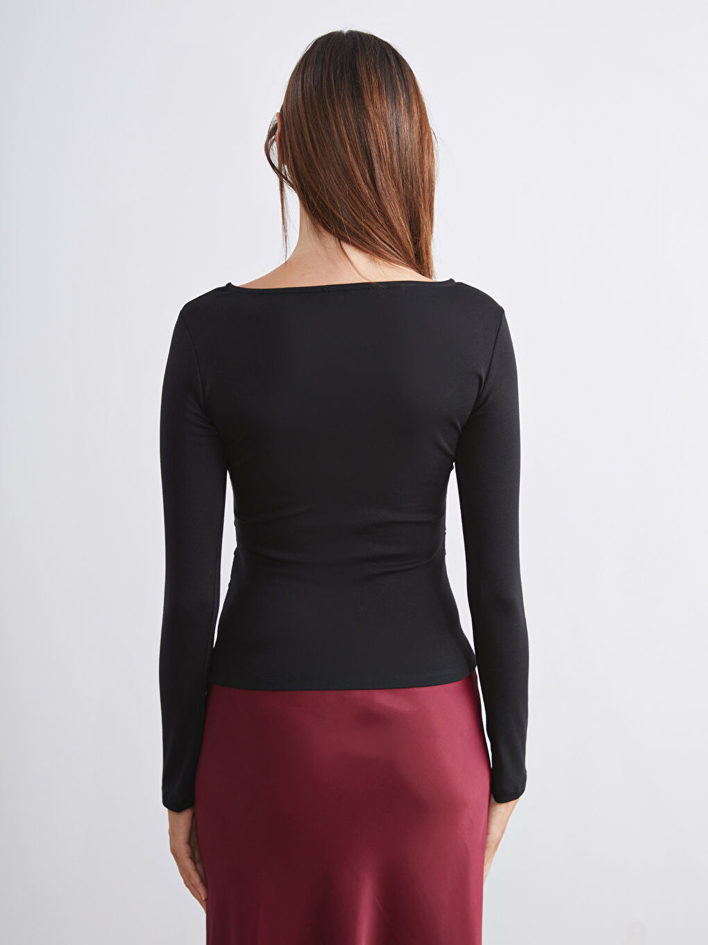 Siyah Bisiklet Yaka Büzgülü Kadın Body-3