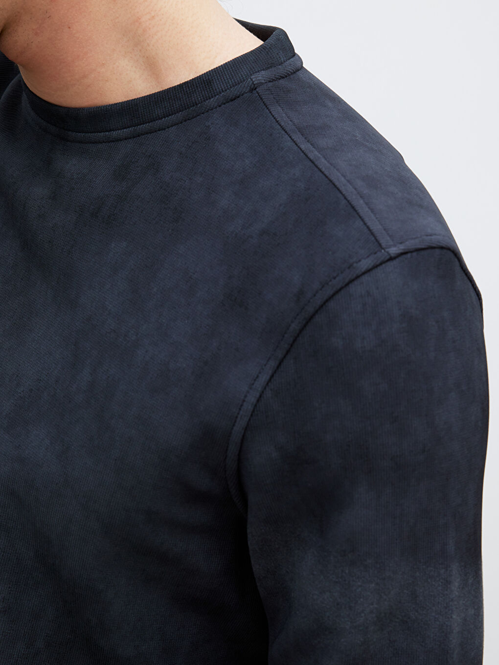 Siyah Bisiklet Yaka Erkek Sweatshirt-2