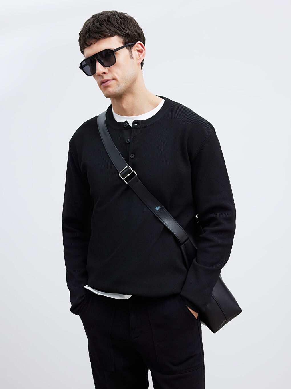 Siyah Bisiklet Yaka Erkek Triko Kazak