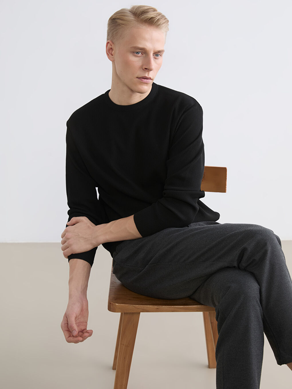 Siyah Bisiklet Yaka Fitilli Erkek Triko Kazak