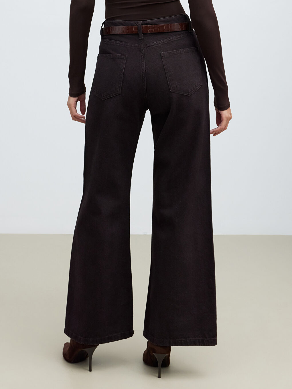 Kahverengi Beli Kemerli Wideleg Kadın Jean Pantolon-3