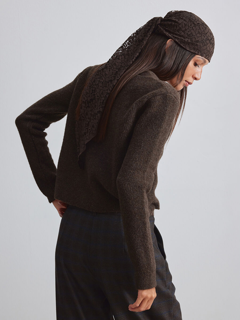 Kahverengi V Yaka Kadın Triko Hırka-3