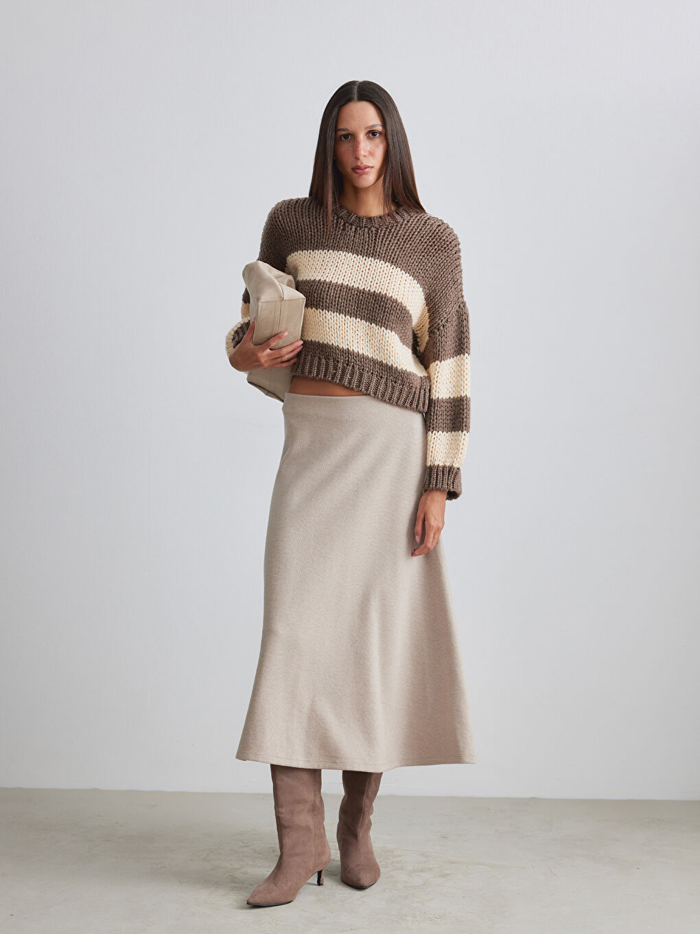 Bej Çizgili Crop Yün Karışımlı Kadın Triko Kazak-1