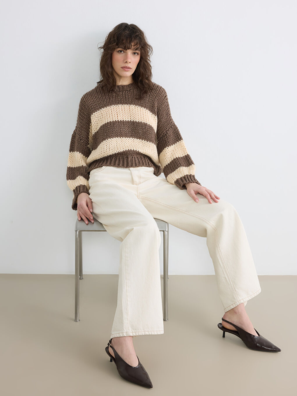 Kahverengi Çizgili Crop Yün Karışımlı Kadın Triko Kazak