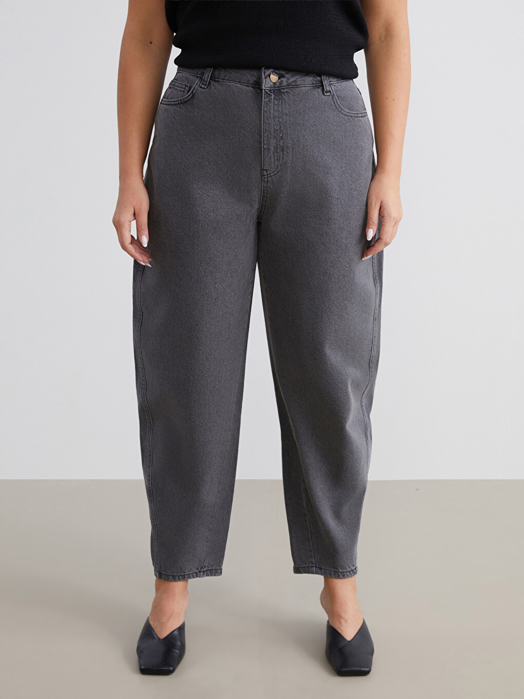 Gri Büyük Beden Straight Fit Kadın Jean Pantolon-1