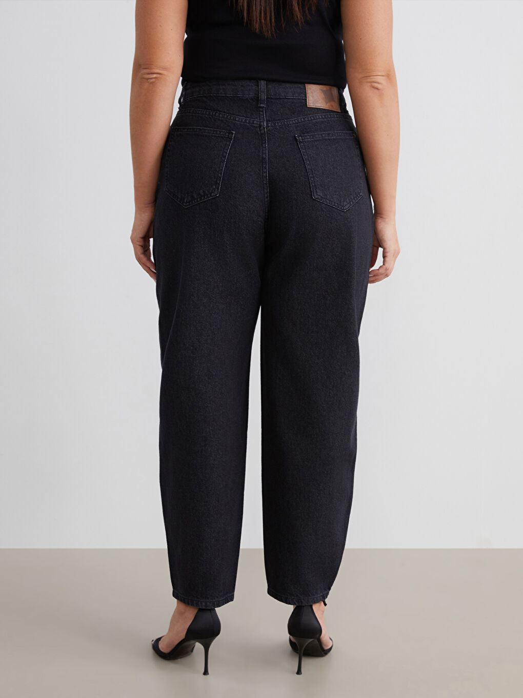 Siyah Büyük Beden Straight Fit Kadın Jean Pantolon-4