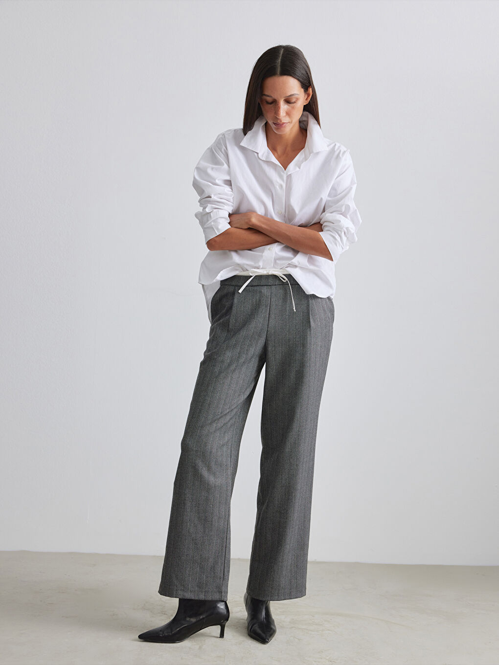 Gri Beli Lastikli Balıksırtı Desenli Kadın Pantolon