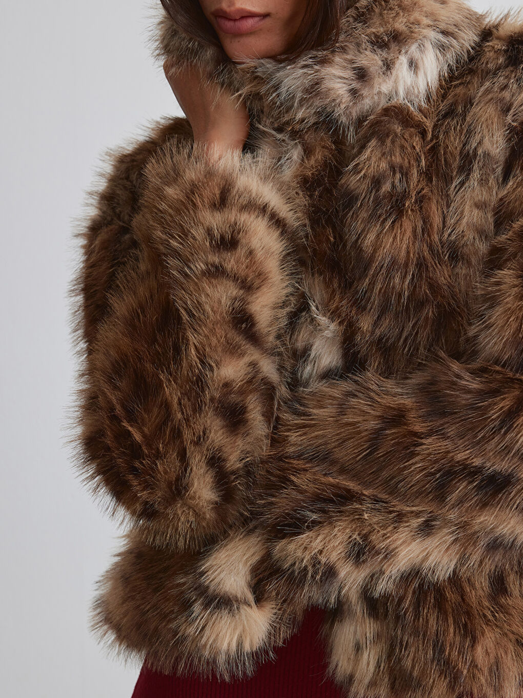 Kahverengi Leopar Desenli Kadın Kürk Mont-2