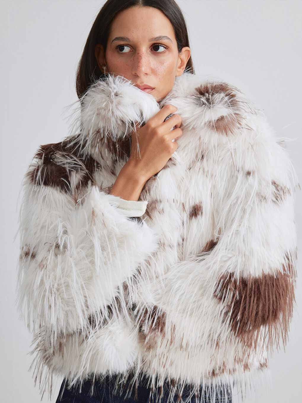 Ekru Ceket Yaka Desenli Kadın Kürk Mont