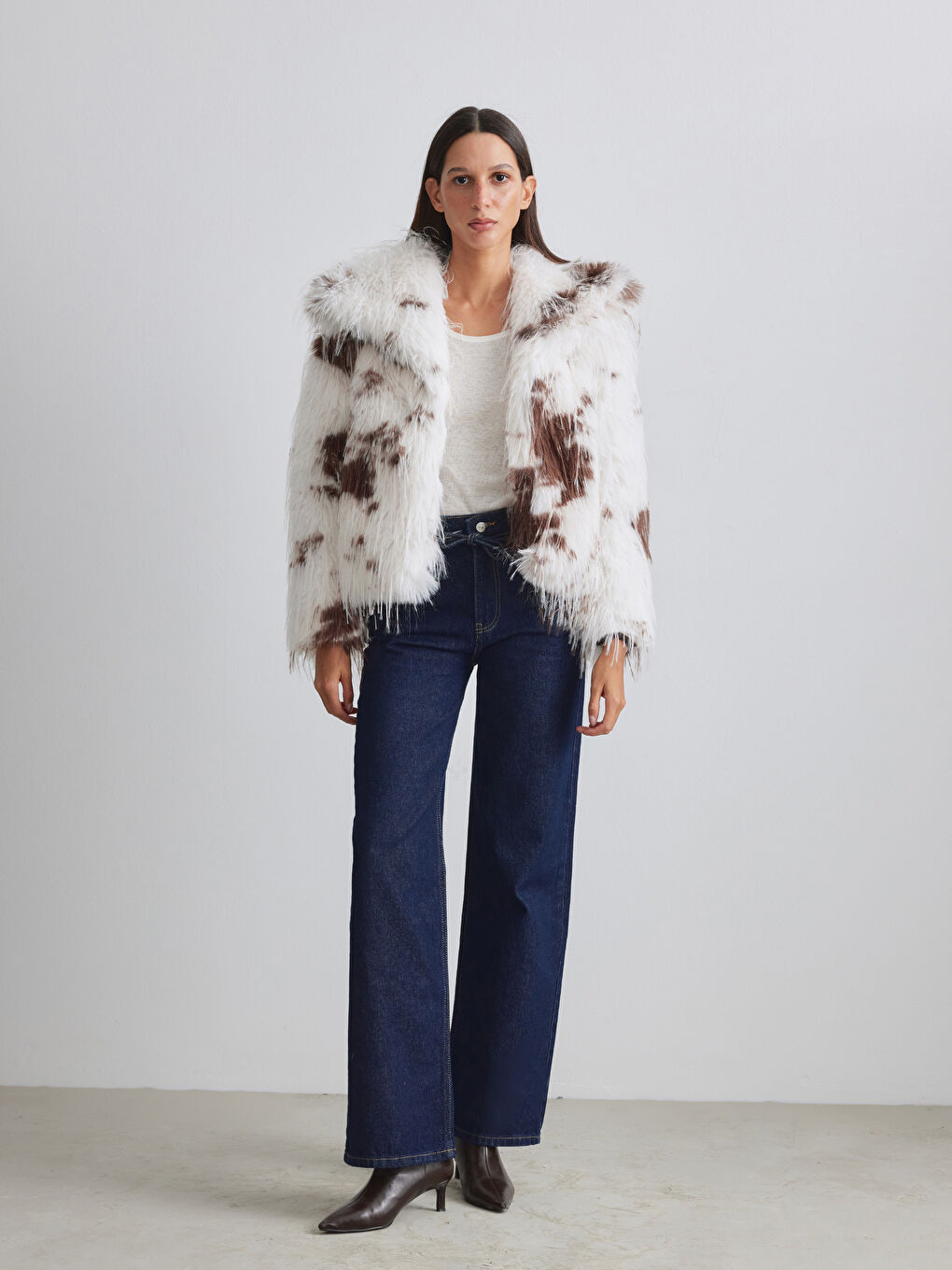 Ekru Ceket Yaka Desenli Kadın Kürk Mont-1