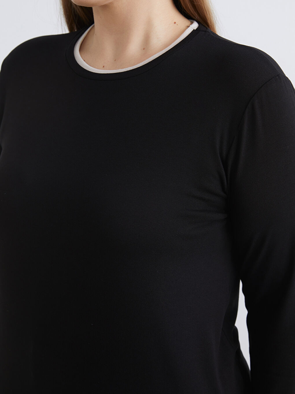 Siyah Büyük Beden Bisiklet Yaka Kadın Tişört-2