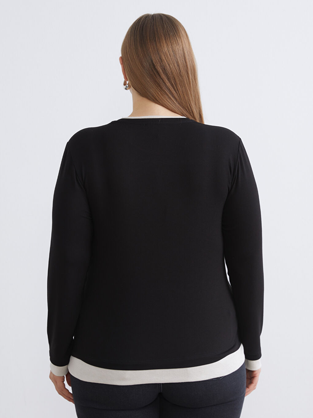 Siyah Büyük Beden Bisiklet Yaka Kadın Tişört-3