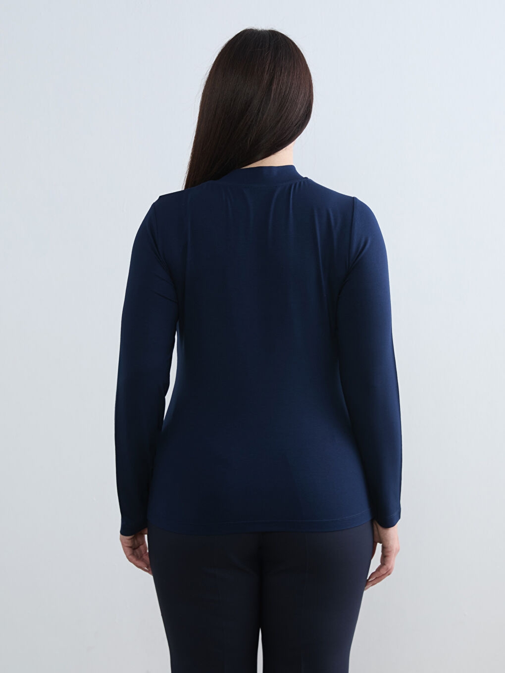 Lacivert Büyük Beden Dik Yaka Metal Toka Detaylı Bluz	-3