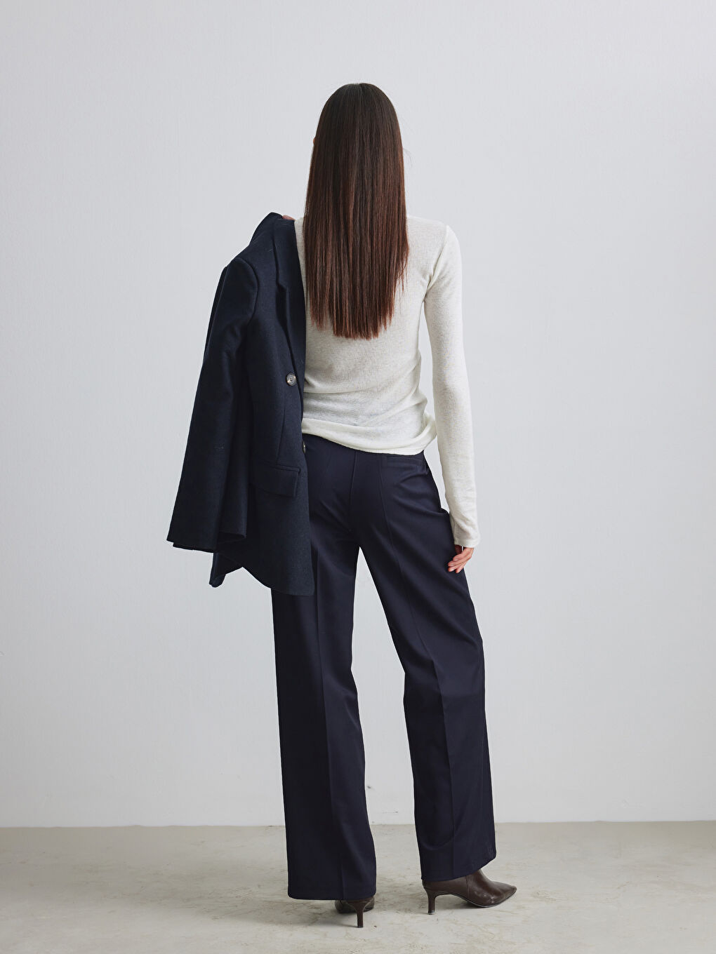 Lacivert Beli Kemerli Geniş Paça Kadın Pileli Pantolon-3