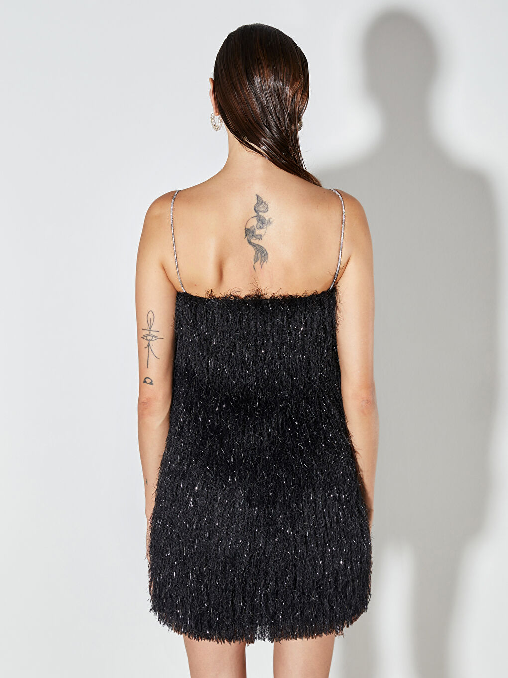 Siyah Kare Yaka Askılı Triko Mini Elbise-3