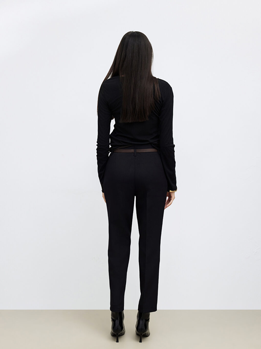 Haki Beli Kemerli Havuç Kesim Kadın Pileli Pantolon-3