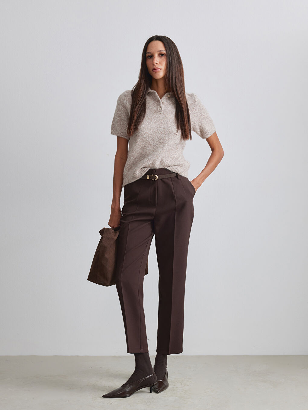 Kahverengi Beli Kemerli Havuç Kesim Kadın Pileli Pantolon