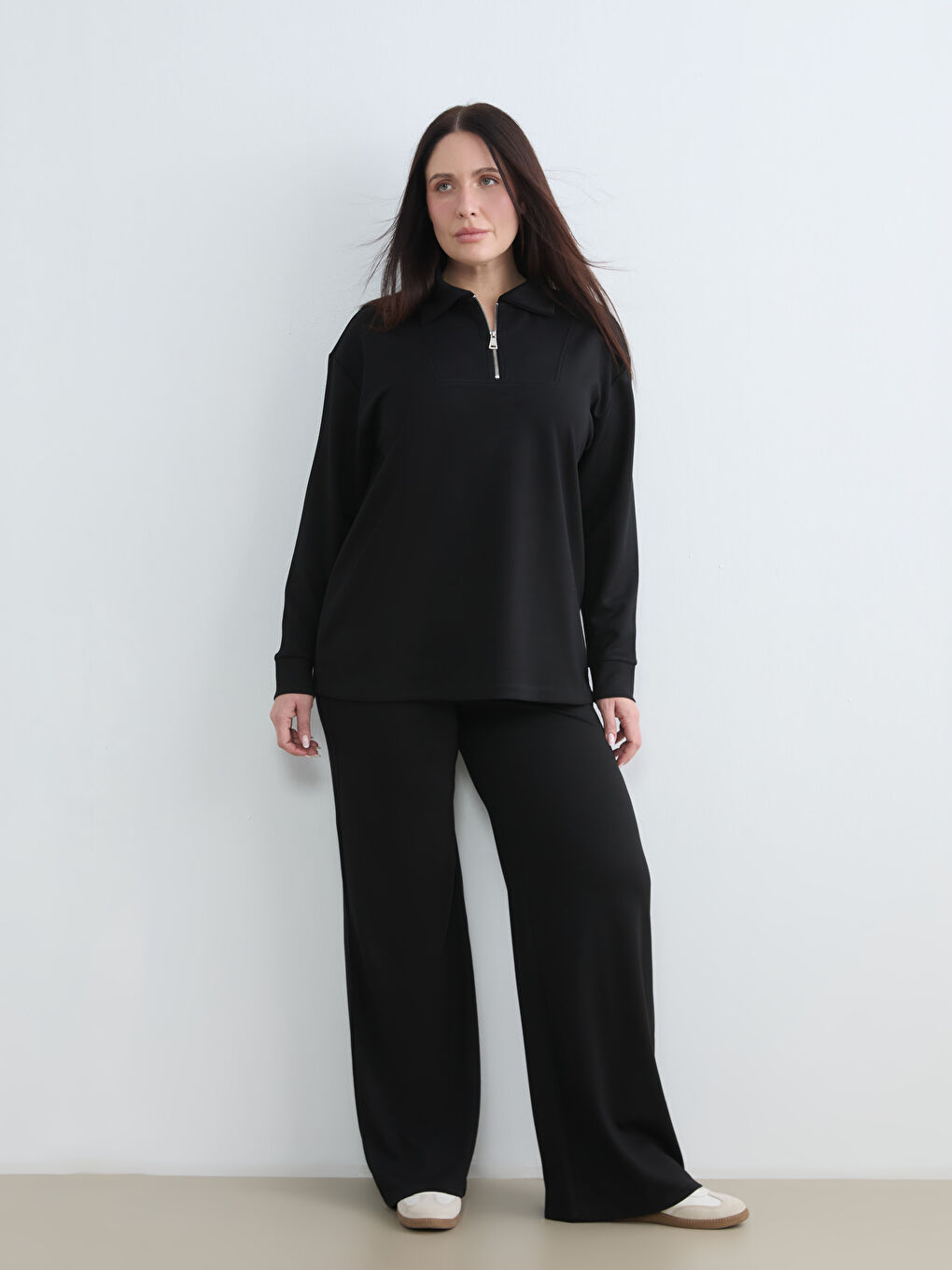 Siyah Polo Yaka Kadın Fermuarlı Sweatshirt-1