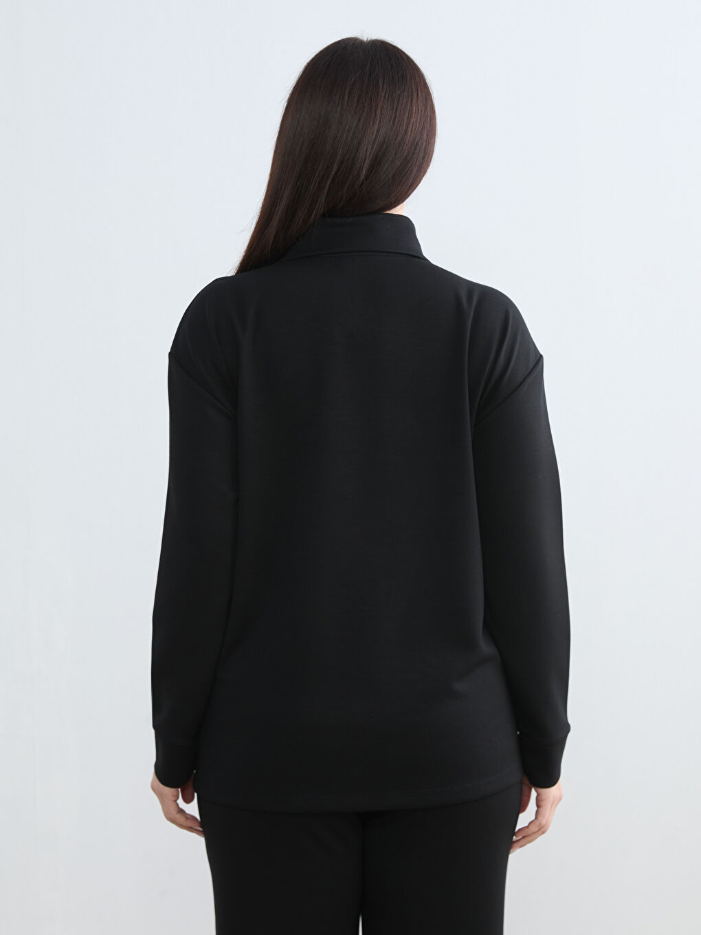 Siyah Polo Yaka Kadın Fermuarlı Sweatshirt-3