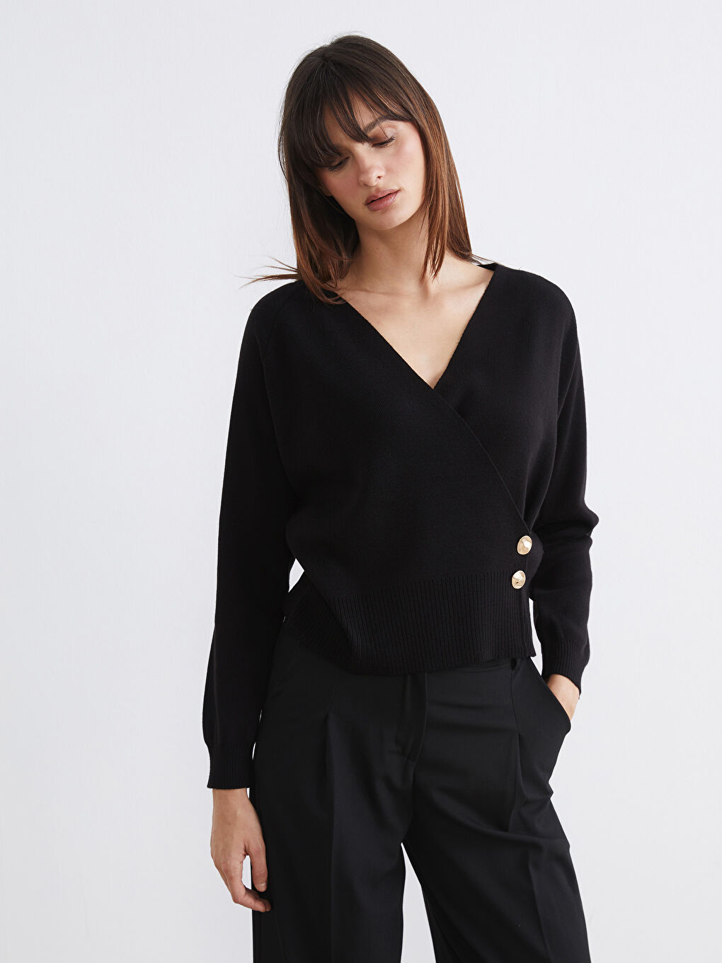 Siyah Kruvaze Yaka Kadın Triko Hırka