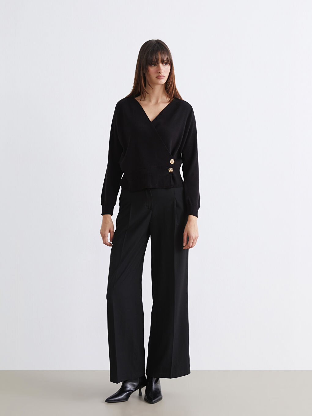 Siyah Kruvaze Yaka Kadın Triko Hırka-1