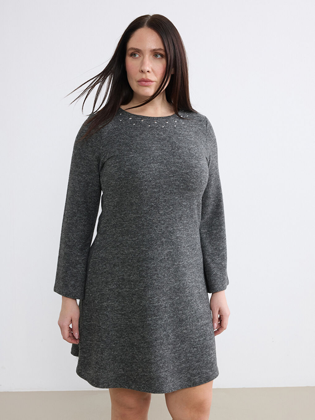 Gri Büyük Beden Bisiklet Yaka Taşlı A Kesim Elbise-1