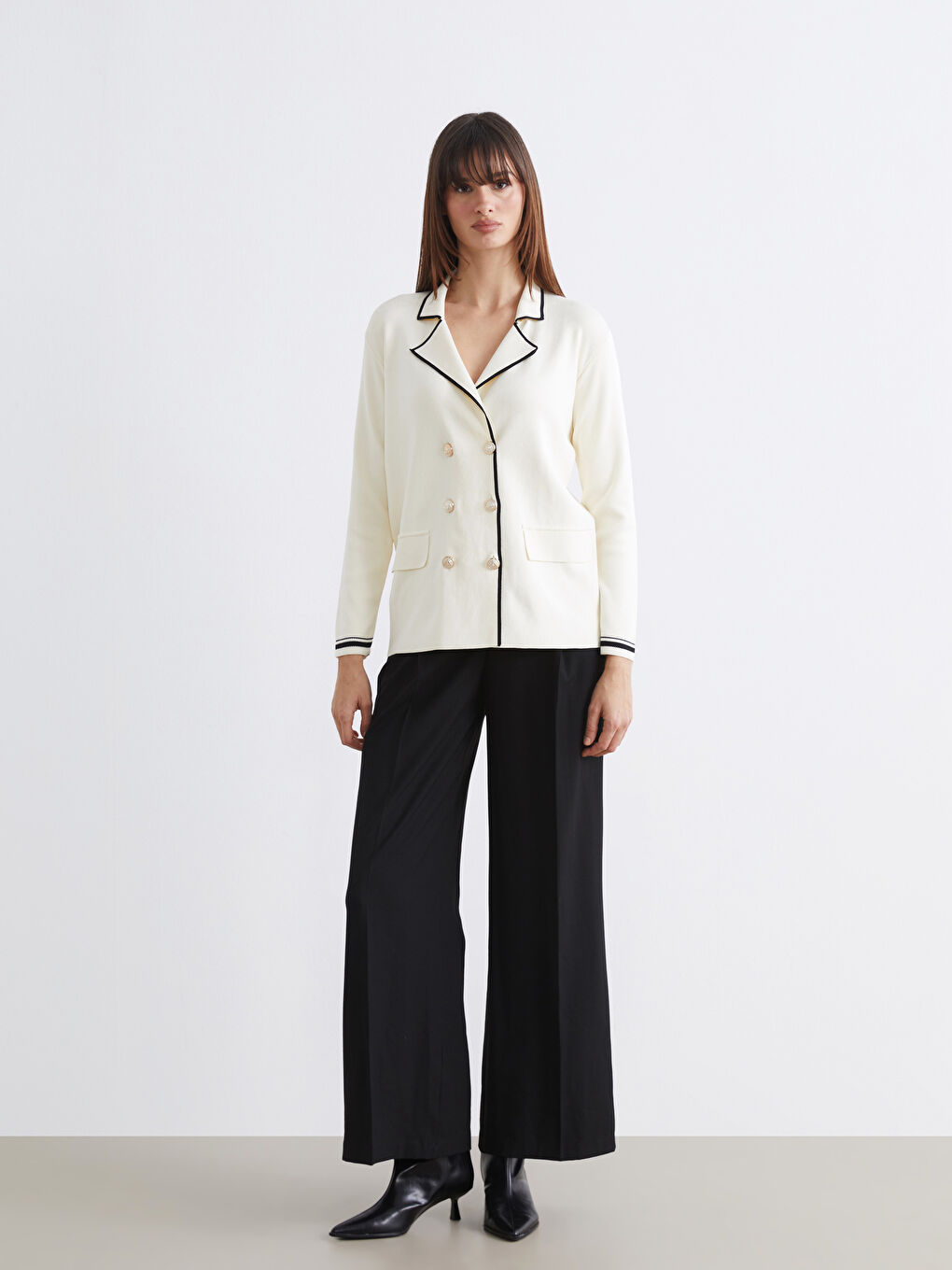 Ekru Kruvaze Yaka Kadın Triko Ceket	-1