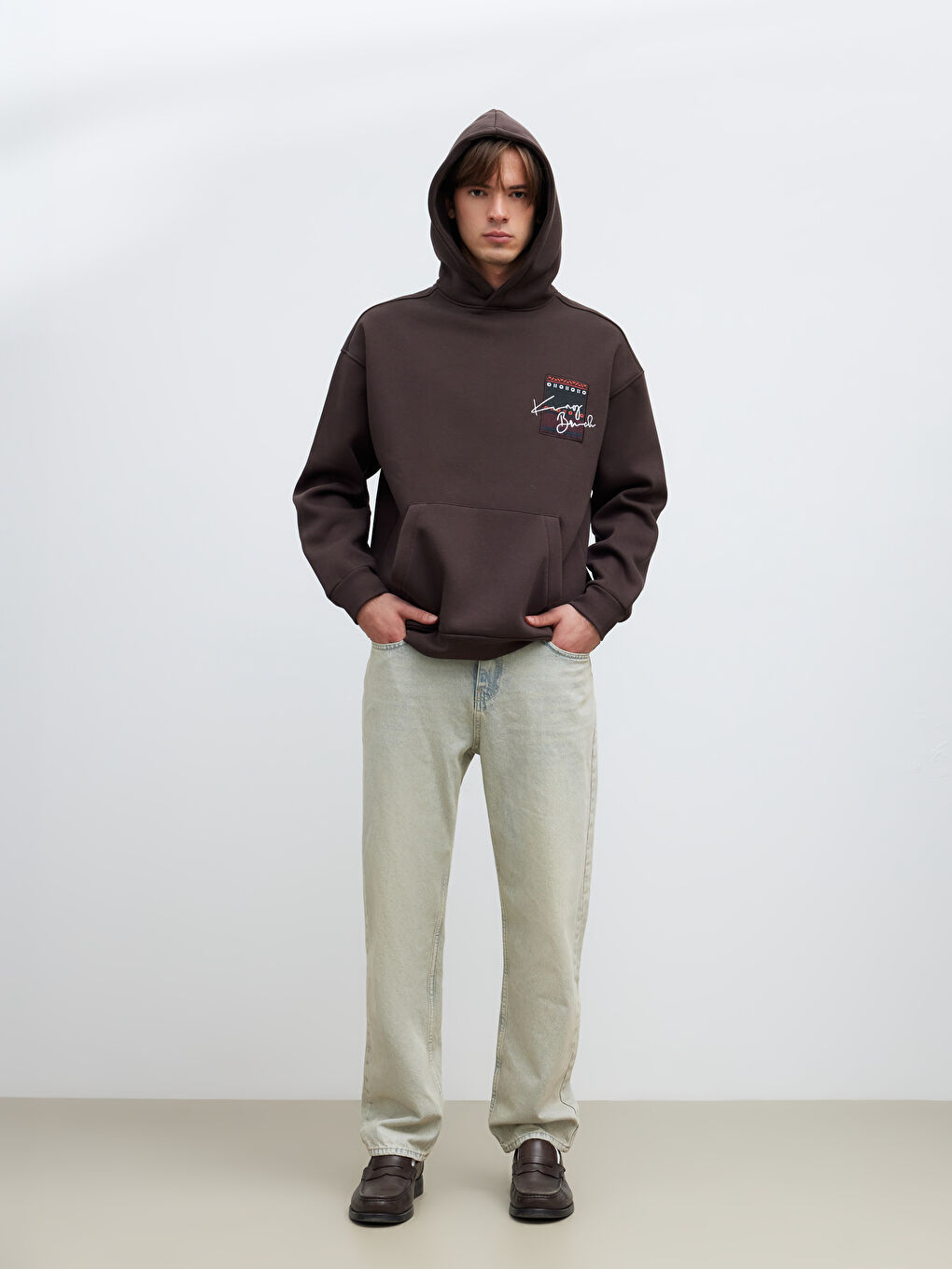 Kahverengi Sırt Baskılı Erkek Kalın Hoodie-1