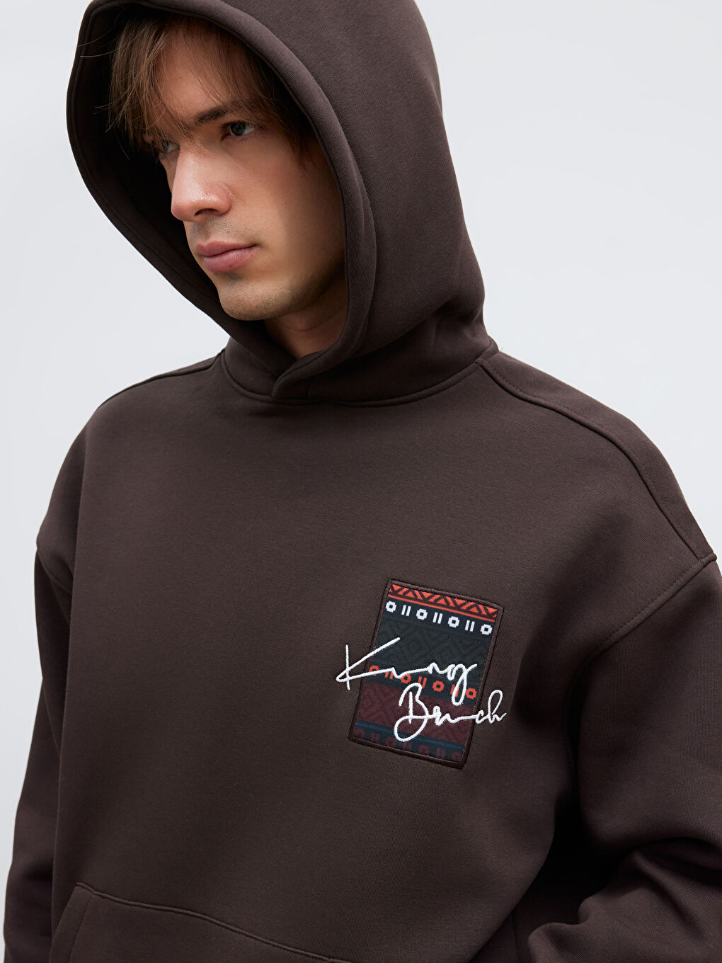 Kahverengi Sırt Baskılı Erkek Kalın Hoodie-2