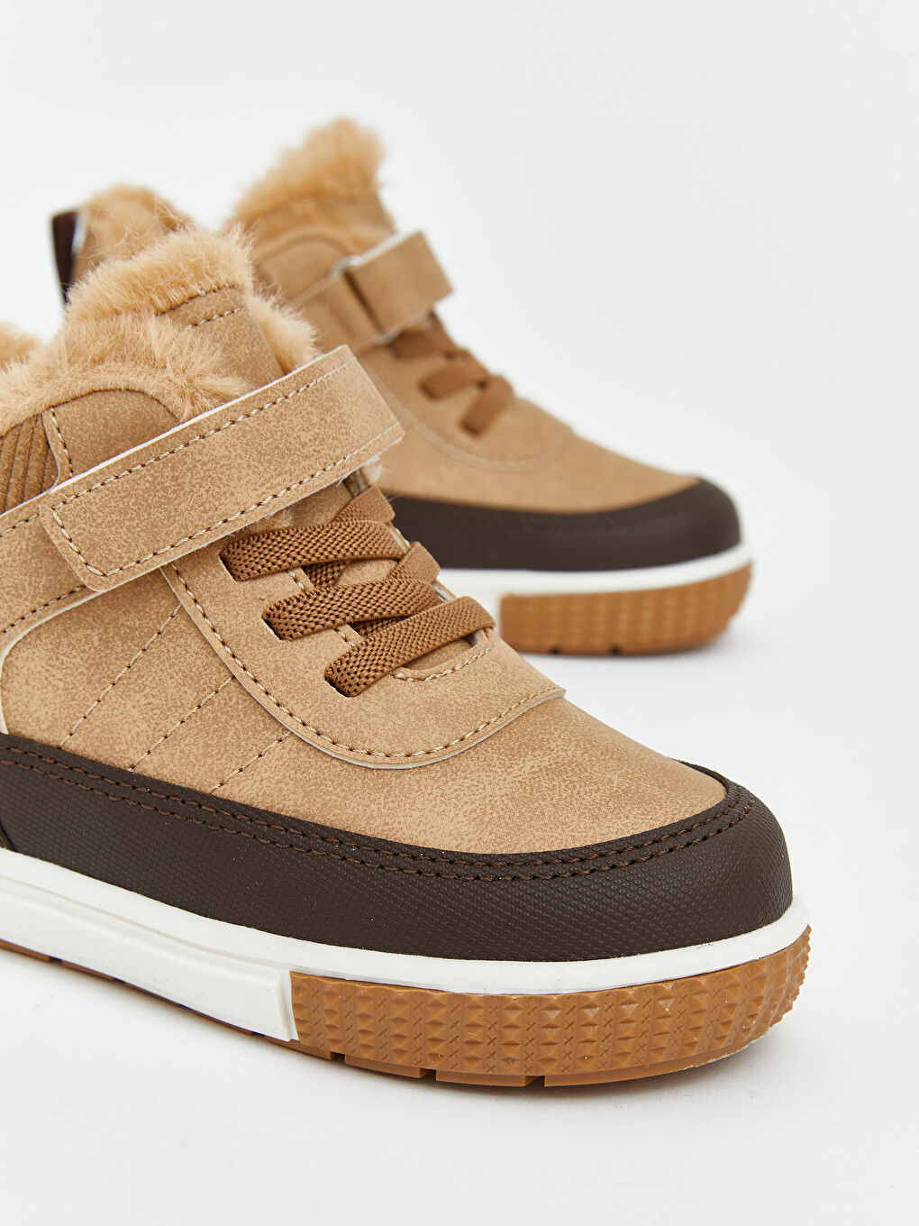 Kahverengi İçi Suni Kürklü Cırt Cırtlı Erkek Bebek Bot-2