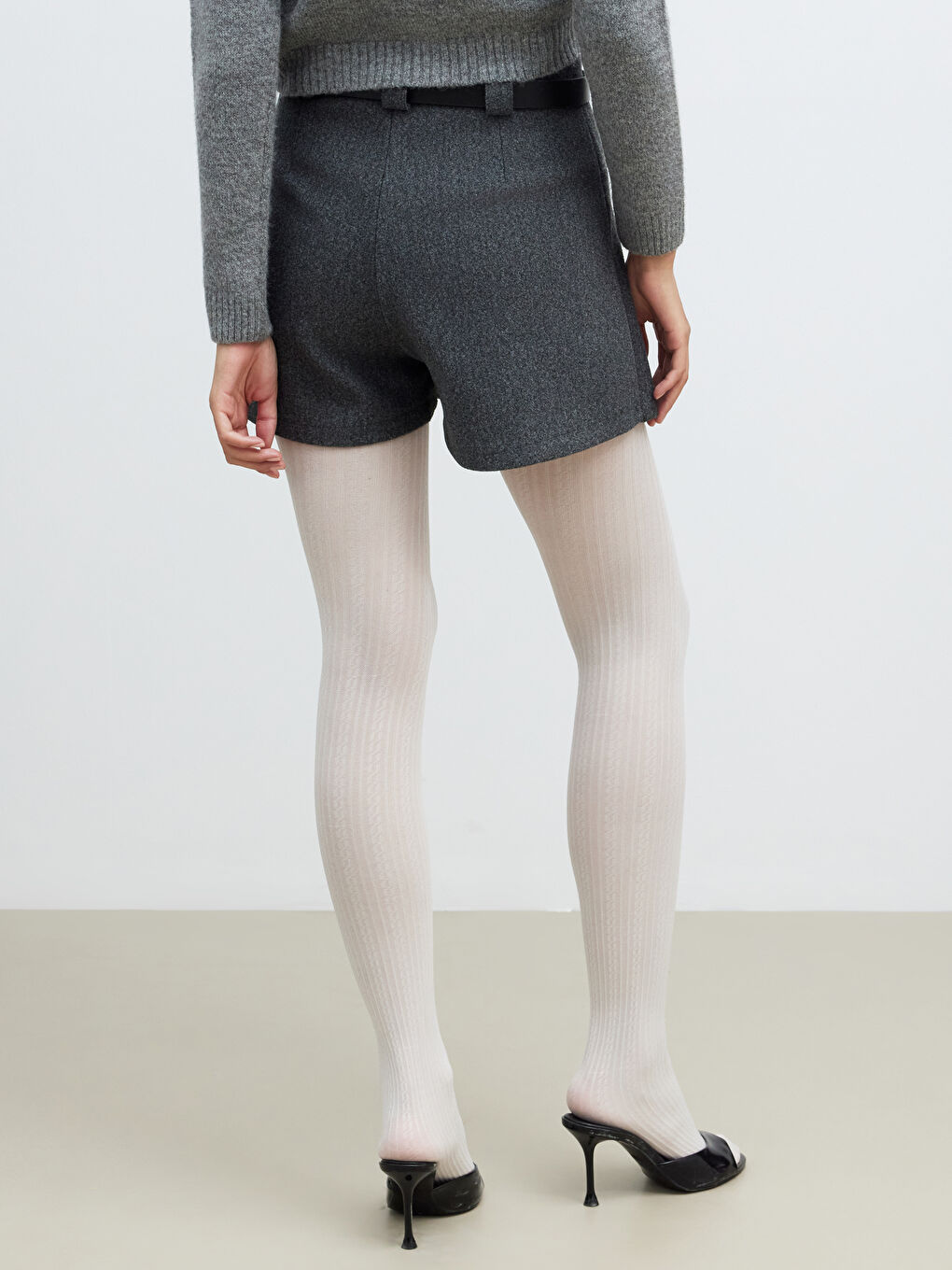 Gri Beli Kemerli Pileli Şort Etek-3